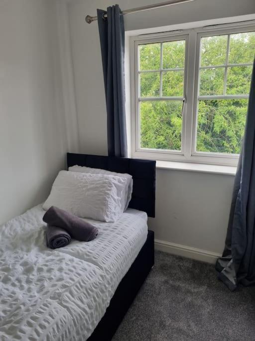 Maidstone Villa 3 Bedroom Free Sports Channels,Parking Sleeps 7 Εξωτερικό φωτογραφία