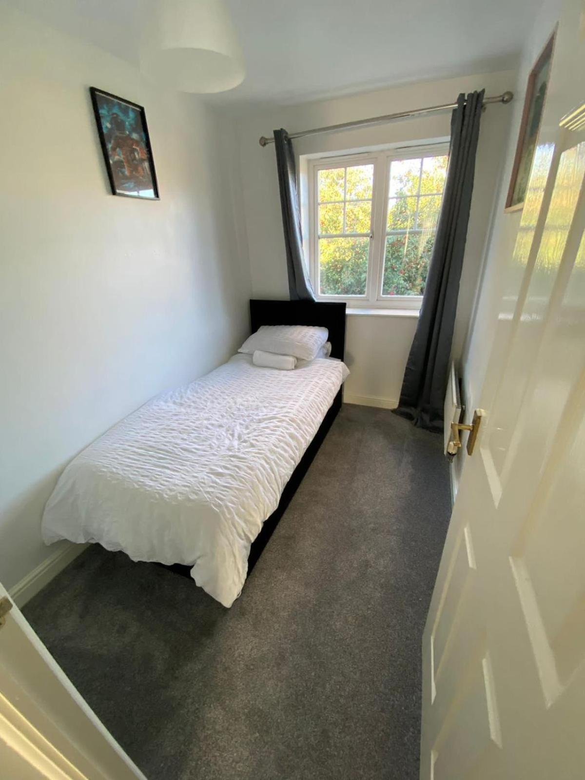 Maidstone Villa 3 Bedroom Free Sports Channels,Parking Sleeps 7 Εξωτερικό φωτογραφία