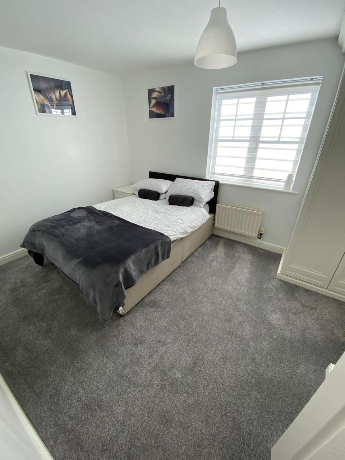 Maidstone Villa 3 Bedroom Free Sports Channels,Parking Sleeps 7 Εξωτερικό φωτογραφία