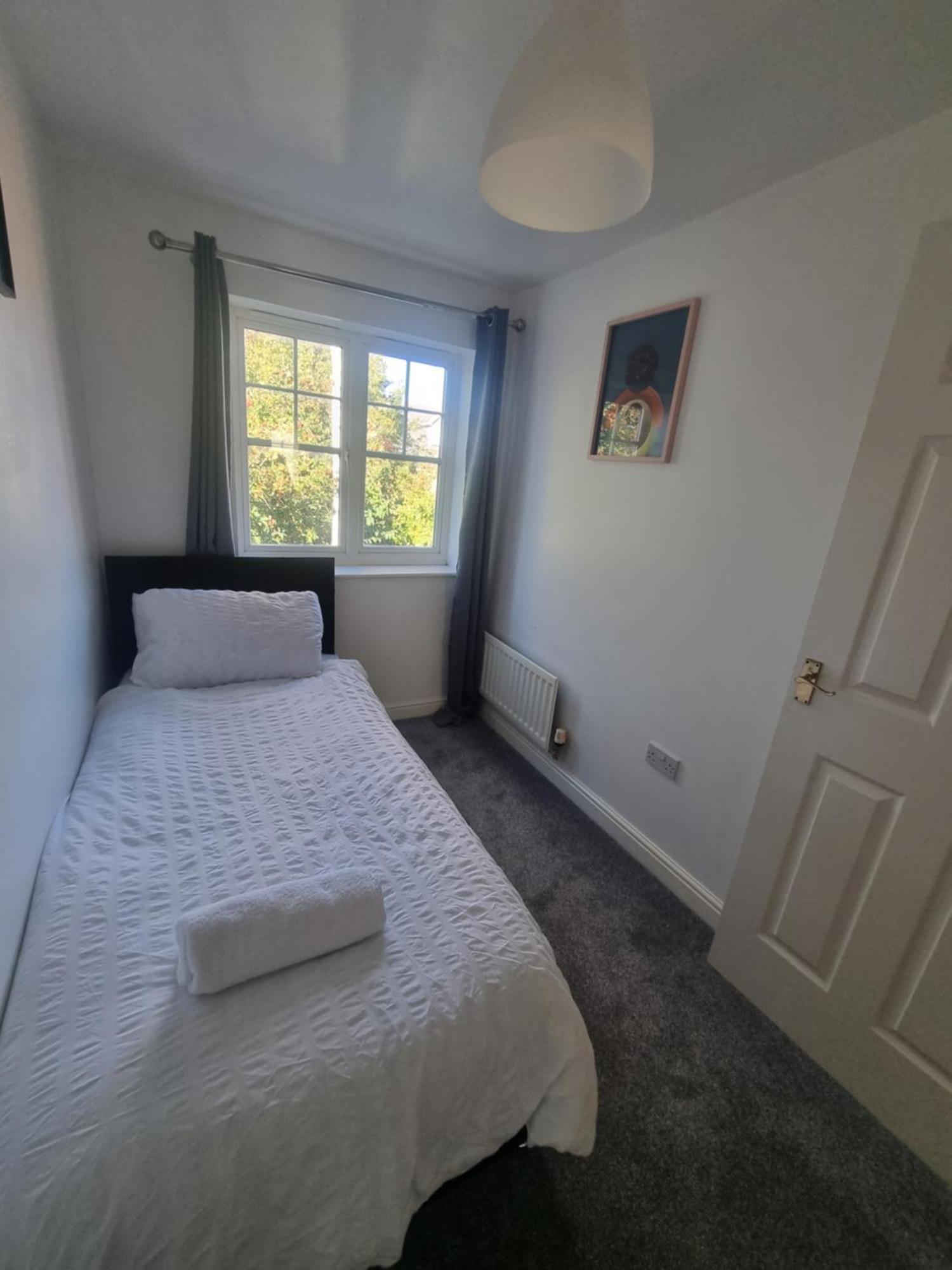 Maidstone Villa 3 Bedroom Free Sports Channels,Parking Sleeps 7 Εξωτερικό φωτογραφία