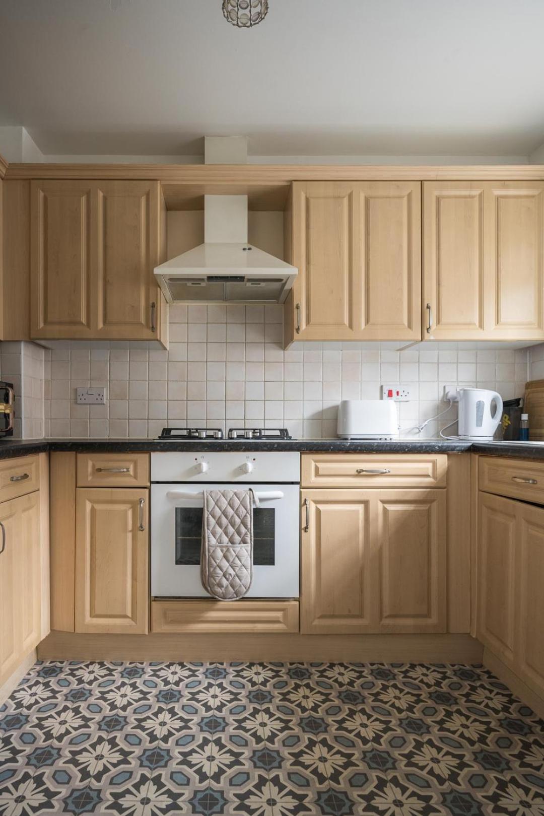 Maidstone Villa 3 Bedroom Free Sports Channels,Parking Sleeps 7 Εξωτερικό φωτογραφία